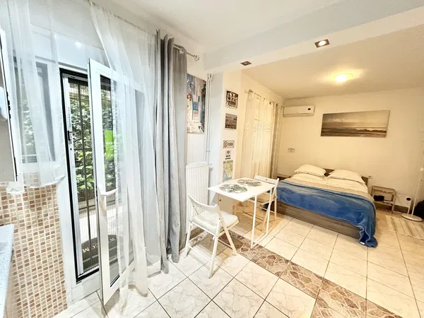 34 m² One-Bedroom Apartment for Sale in Palaio Faliro, Athens Southern suburbs — photo 3