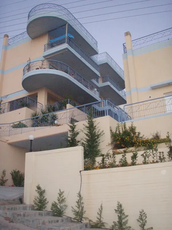 Renovated Four-Bedroom Apartment for Sale in Anavyssos, Attica — photo 2