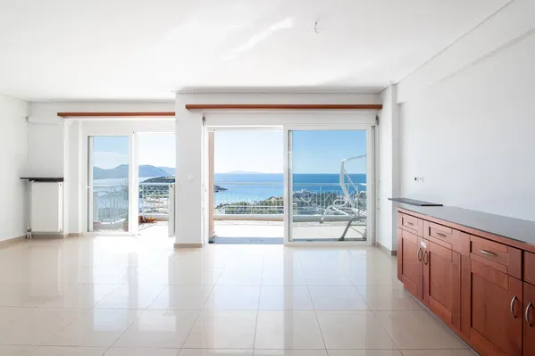 Renovated Four-Bedroom Apartment for Sale in Anavyssos, Attica — photo 4