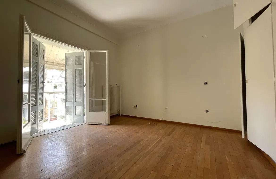 72 m² Two-Bedroom Apartment for Sale in Neos Kosmos, Athens Center