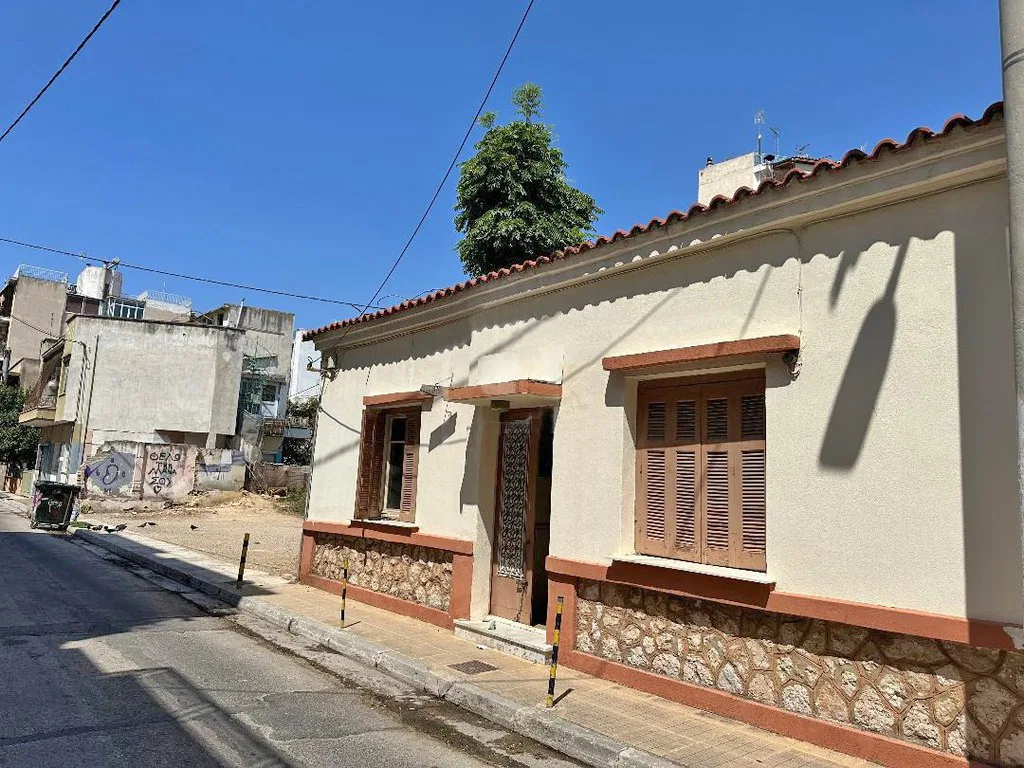 145 m² Land for Sale in Sepolia, Athens Center