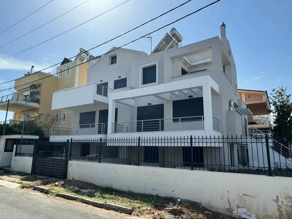 Three-Bedroom Contemporary Villa for Rent in Kifisia, Athens Northern suburbs — photo 2