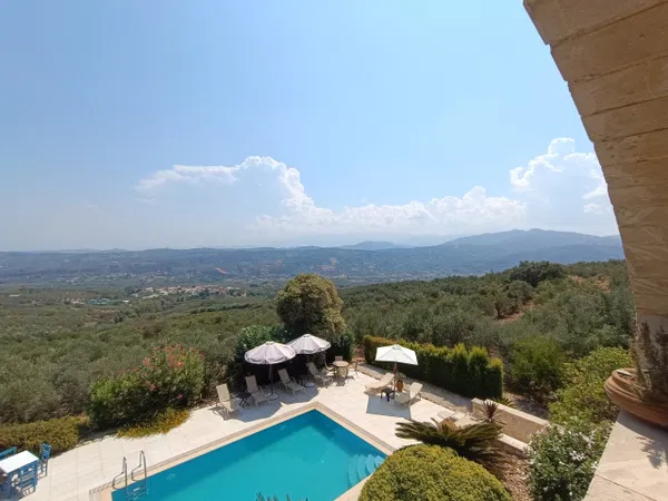 Sea-View Five-Bedroom Villa for Sale in Kolymbari, Platanias — photo 3