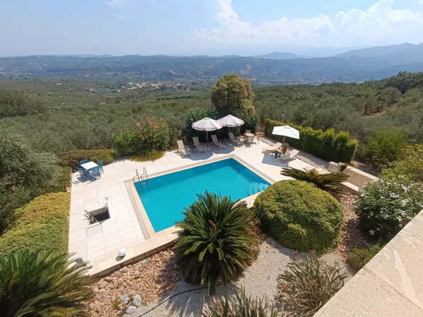 Sea-View Five-Bedroom Villa for Sale in Kolymbari, Platanias — photo 2