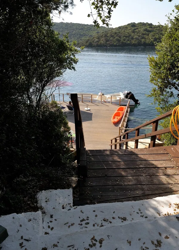 Sea-View Seven-Bedroom Villa for Sale in Syvota, Thesprotia — photo 4