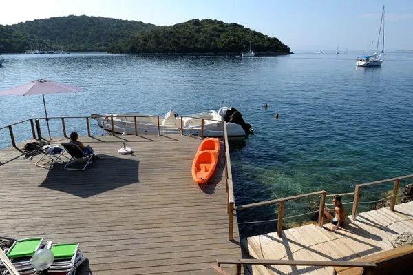 Sea-View Seven-Bedroom Villa for Sale in Syvota, Thesprotia — photo 5
