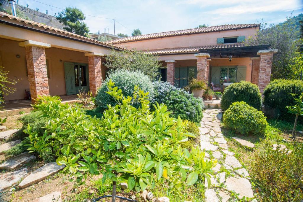 Villa for Sale in Peloponnese