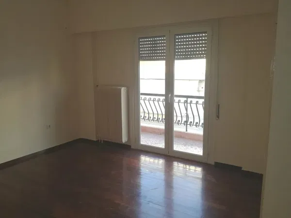 98 m² Two-Bedroom Renovated Apartment for Sale in Peristeri, Athens Western Suburbs — photo 3
