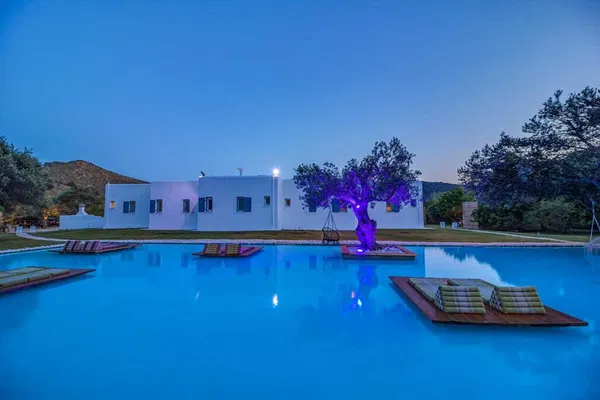 250 m² Hotel for Sale in Andros, Cyclades — photo 2