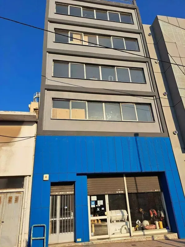 686 m² Building for Sale in Piraeus, Piraeus Suburbs — photo 2