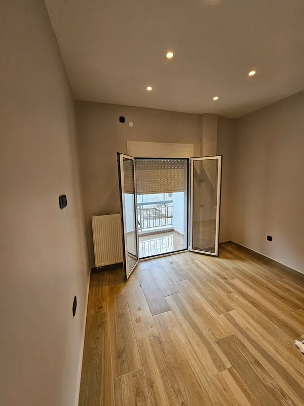 60 m² Two-Bedroom Renovated Apartment for Sale in Peristeri, Athens Western Suburbs — photo 2