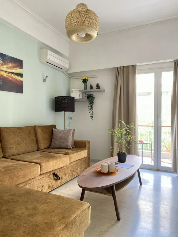 63 m² Apartment with Two Bedrooms for Sale in Exarchia - Neapoli, Athens Center — photo 2