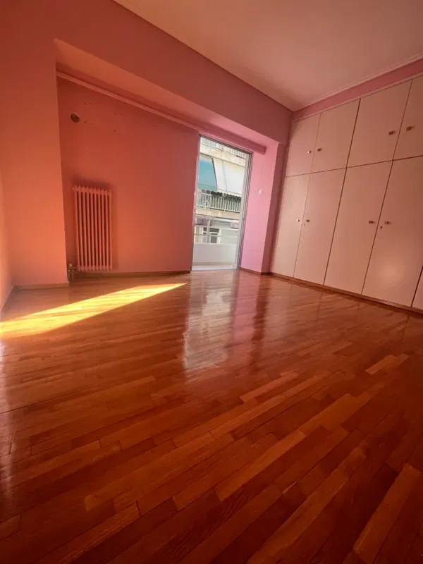 105 m² Apartment with Three Bedrooms for Sale in Pasalimani, Piraeus
