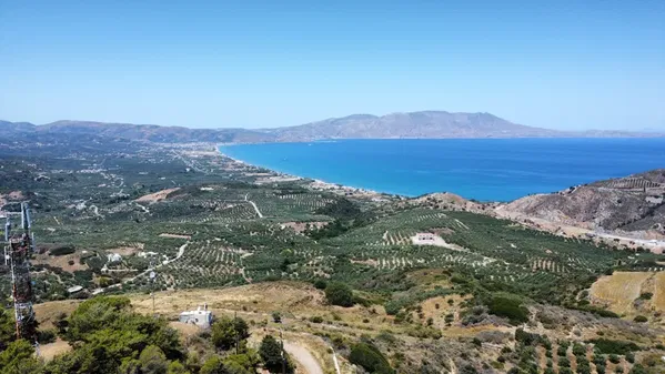 Seafront 13,270 m² Plot for Sale in Kolymbari, Platanias — photo 3