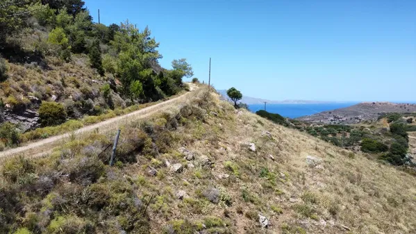 Seafront 13,270 m² Plot for Sale in Kolymbari, Platanias