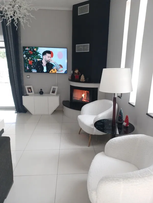 Renovated Three-Bedroom Villa for Sale in Chalkida, Sterea Hellas — photo 2