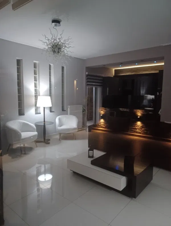 Renovated Three-Bedroom Villa for Sale in Chalkida, Sterea Hellas