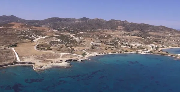 Sea-View 4,575 m² Land for Sale in Kimolos, Cyclades — photo 3