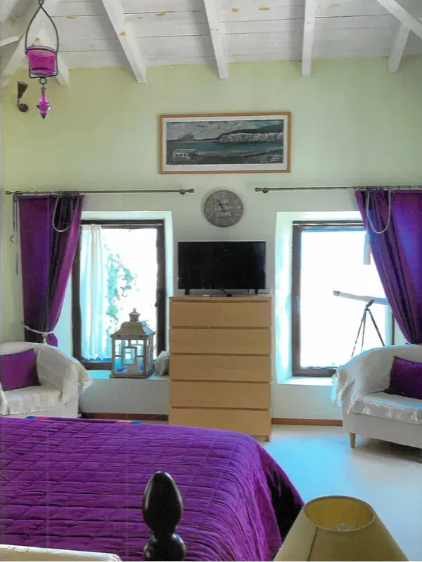 Sea View 100 m² Villa with One Bedrooms for Sale in Spetses, Argosaronikos islands — photo 4