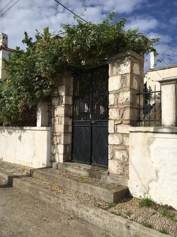 Renovated Three-Bedroom Villa for Sale in Spetses, Argosaronikos islands — photo 2