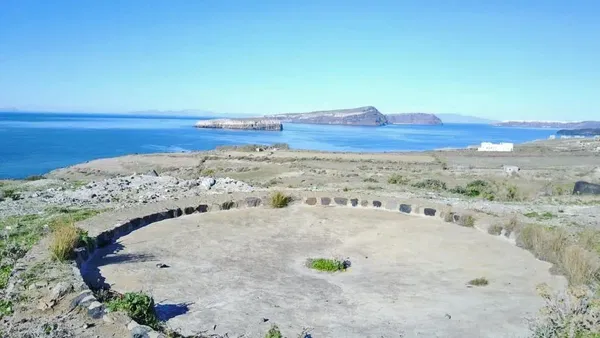 Sea-View 19,555 m² Plot of Land for Sale in Santorini, Cyclades — photo 3