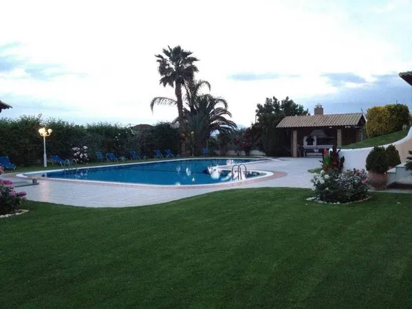 335 m² Villa with Six Bedrooms for Sale in Kalamata, Peloponnese — photo 2