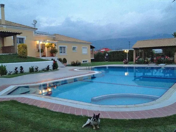 335 m² Villa with Six Bedrooms for Sale in Kalamata, Peloponnese — photo 3