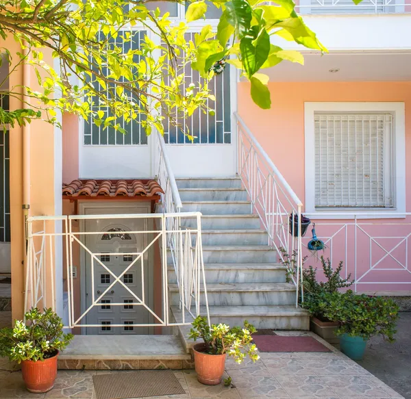 Three-Bedroom Renovated Apartment for Sale in Gytheio, Peloponnese — photo 2