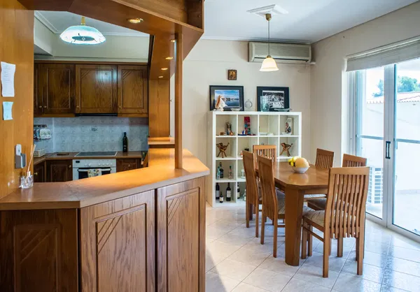 Three-Bedroom Renovated Apartment for Sale in Gytheio, Peloponnese — photo 5