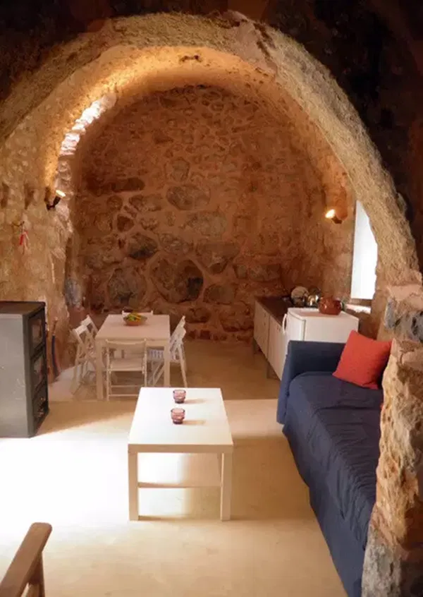 Renovated Two-Bedroom Villa for Sale in Mani, Messinia — photo 3