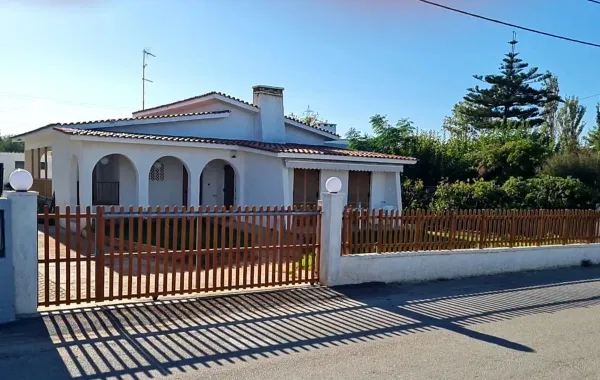 Renovated 170 m² Villa with Four Bedrooms for Sale in Corinth, Korinthos — photo 3