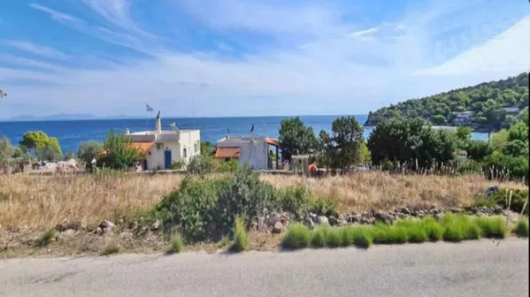 Three-Bedroom Villa for Sale in Aegina, Attica — photo 4