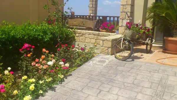 Sea View 280 m² Villa with Five Bedrooms for Sale in Aegina, Attica — photo 2