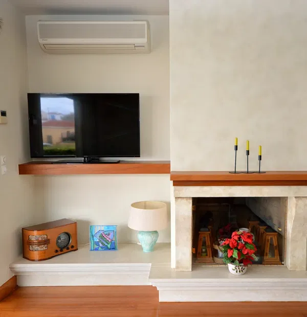 Sea View 280 m² Villa with Five Bedrooms for Sale in Aegina, Attica — photo 4