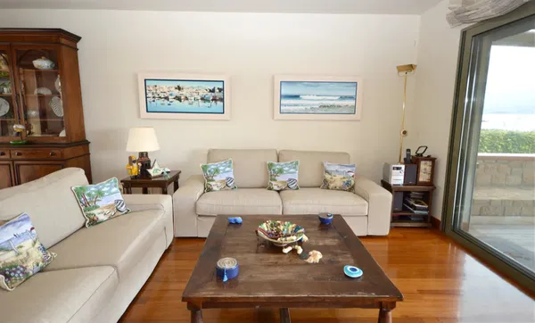 Sea View 280 m² Villa with Five Bedrooms for Sale in Aegina, Attica — photo 3