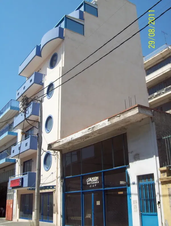 931 m² Renovated Building for Sale in Piraeus, Piraeus Suburbs — photo 2