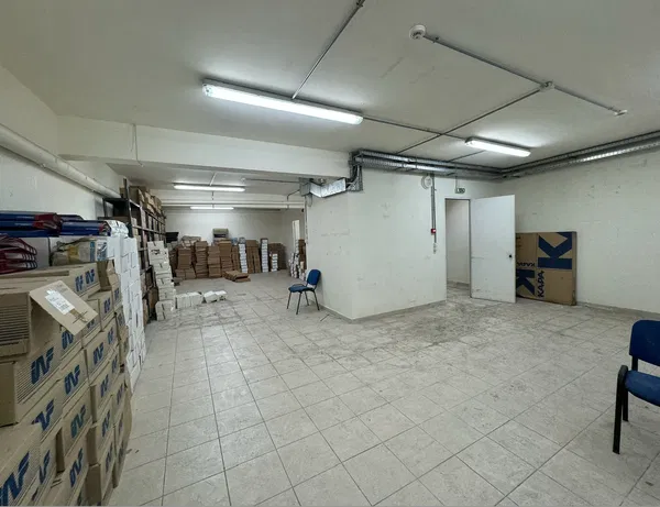 931 m² Renovated Building for Sale in Piraeus, Piraeus Suburbs — photo 5