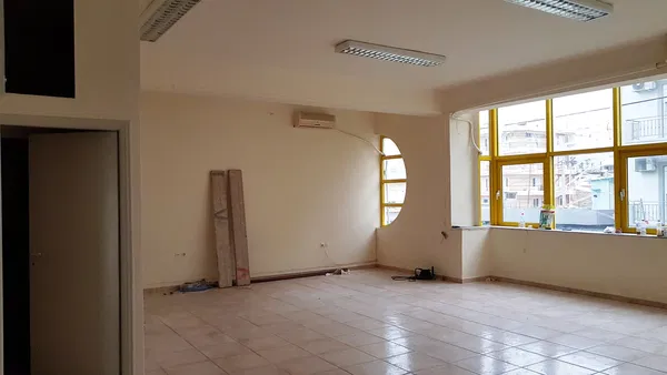 530 m² Building for Sale in Drapetsona, Piraeus — photo 2