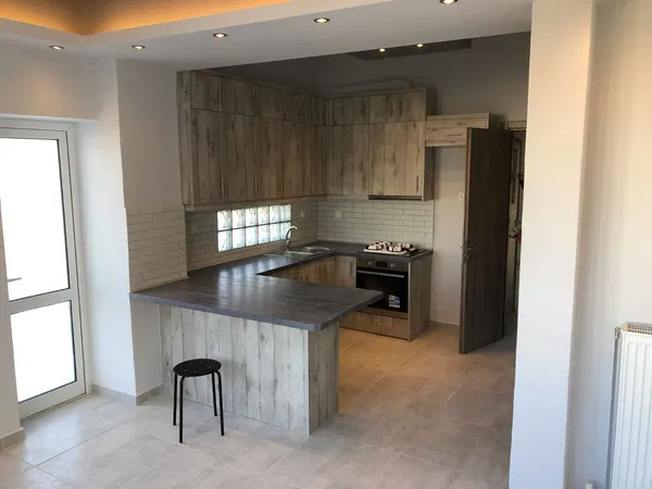 Renovated 74 m² Apartment with Three Bedrooms for Sale in Kastella, Piraeus — photo 4