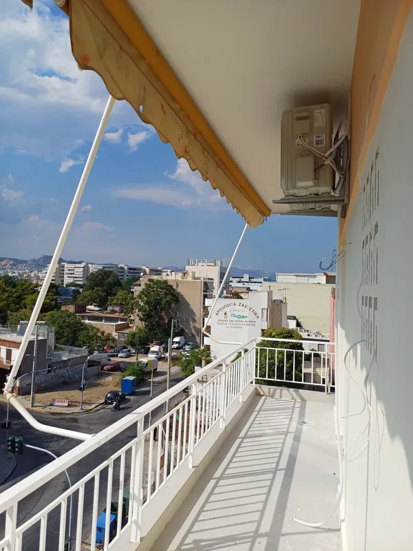 74 m² Two-Bedroom Renovated Apartment for Sale in Piraeus, Piraeus Suburbs — photo 3