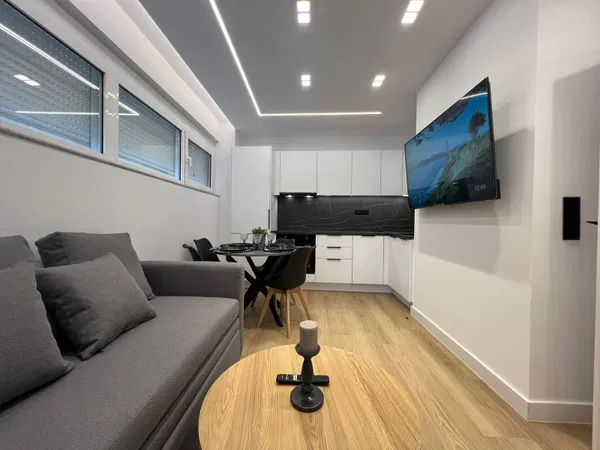 Renovated 52 m² Apartment with Two Bedrooms for Sale in Piraeus, Piraeus Suburbs — photo 3