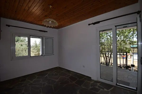 100 m² Two-Bedroom Villa for Sale in Porto Rafti, Attica — photo 2