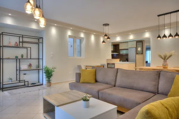 Renovated 97 m² Apartment with Two Bedrooms for Sale in Elliniko, Athens Southern suburbs — photo 3