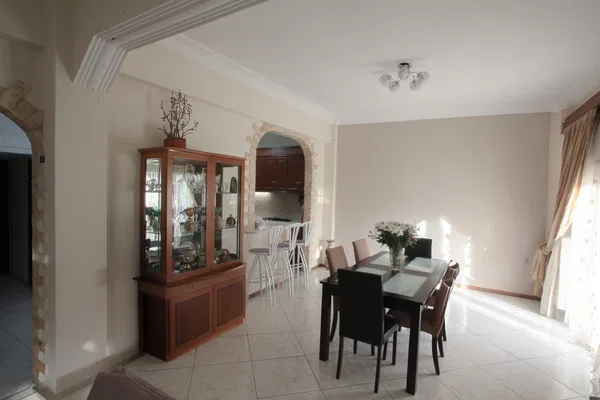 Renovated Three-Bedroom Villa for Sale in Piraeus, Piraeus Suburbs — photo 4