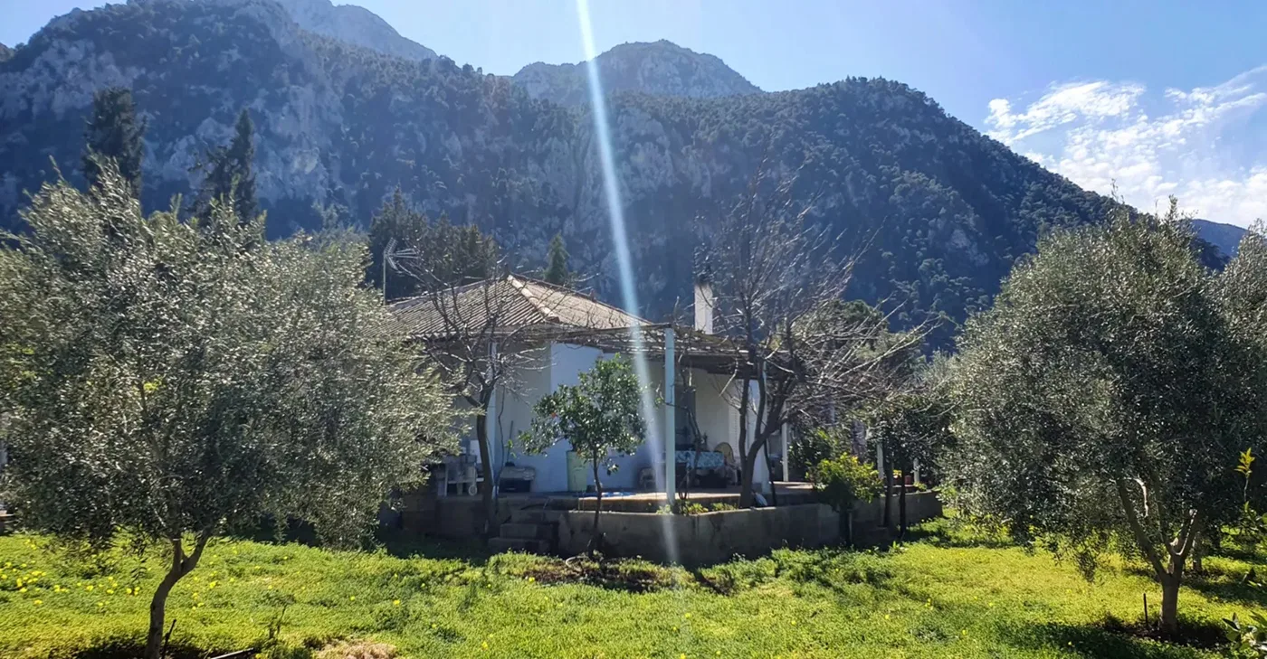 91 m² Villa with Three Bedrooms for Sale in Loutraki - Perachora, Loutraki