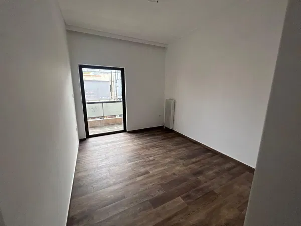 72 m² Renovated Two-Bedroom Apartment for Sale in Peristeri, Athens Western Suburbs — photo 3