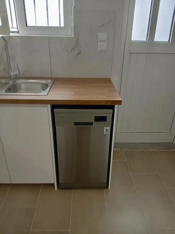 75 m² Two-Bedroom Renovated Apartment for Sale in Peristeri, Athens Western Suburbs — photo 3