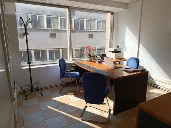 147 m² Commercial Space for Sale in Piraeus, Piraeus Suburbs — photo 4