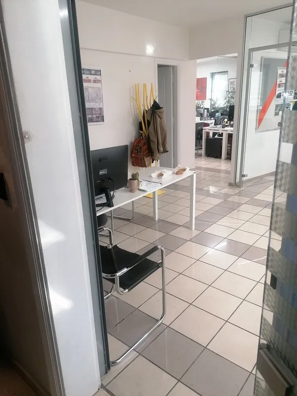 187 m² Renovated Commercial Space for Sale in Ampelokipoi, Athens Center