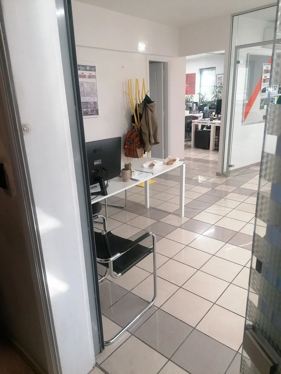 187 m² Renovated Commercial Space for Sale in Ampelokipoi, Athens Center